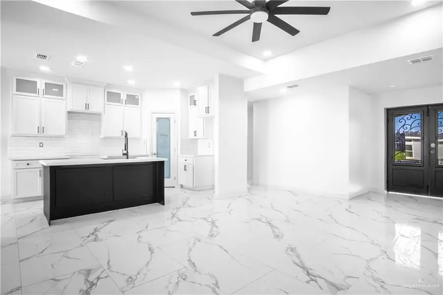 806 Sabrina Street, Alamo, TX 78516 - #3