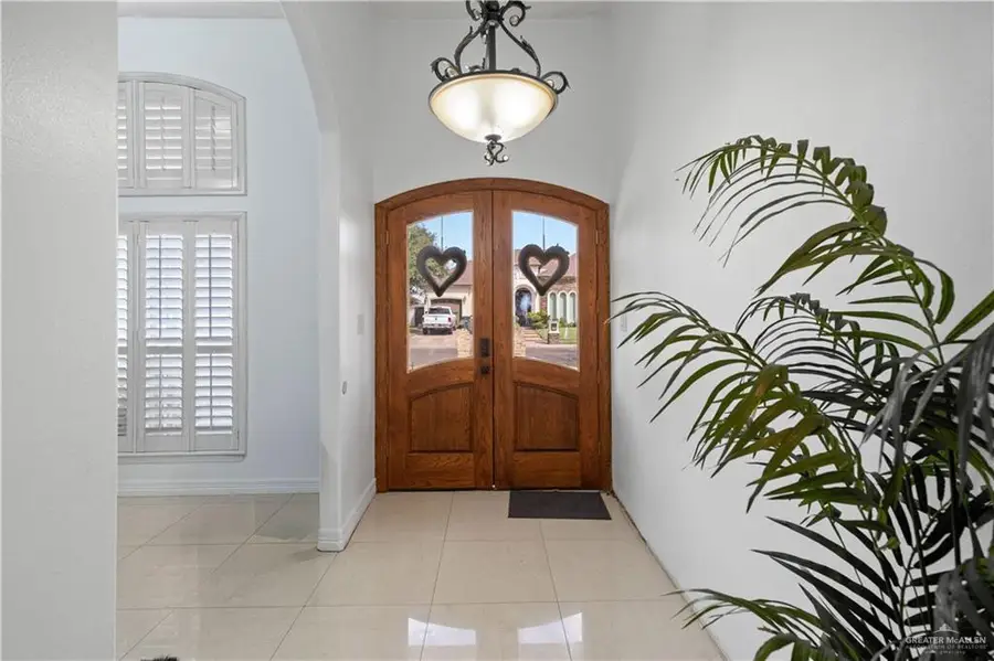 1406 E 29th Street, Mission, TX 78574 - #2