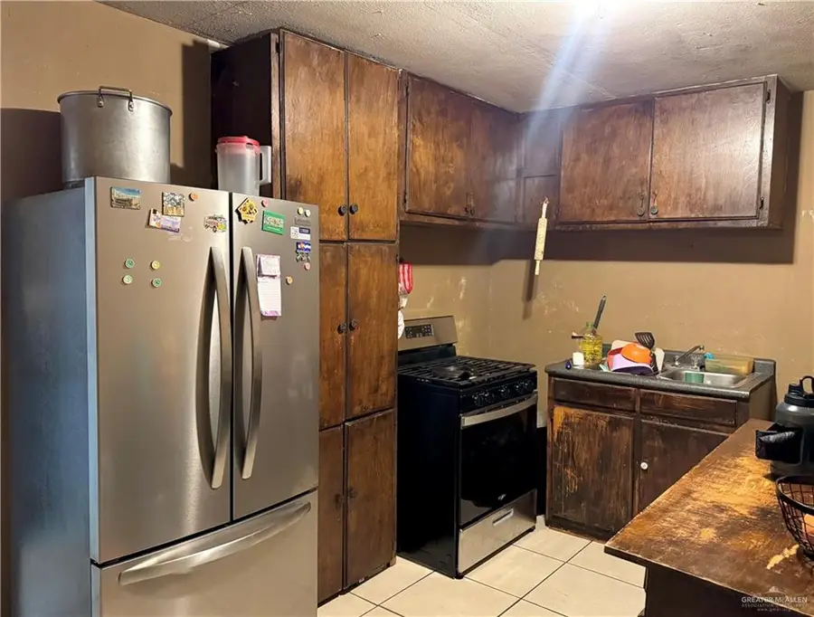 1518 Hill Street, Rio Grande City, TX 78582 - #3