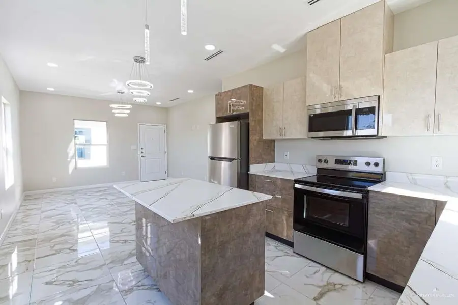 405 N Emerald Avenue, Edinburg, TX 78541 - #2