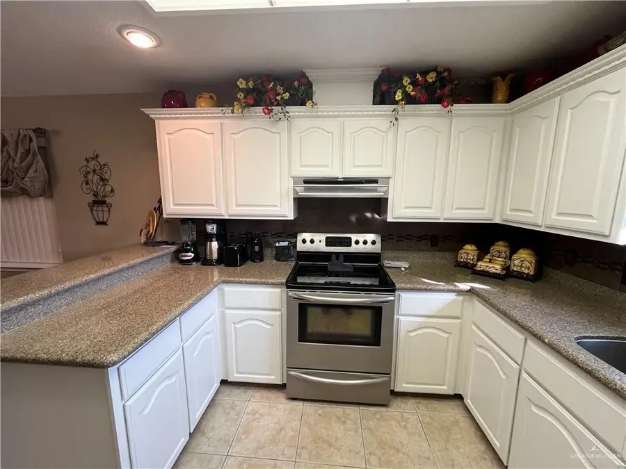 424 Rexine Drive, Alamo, TX 78516 - #2