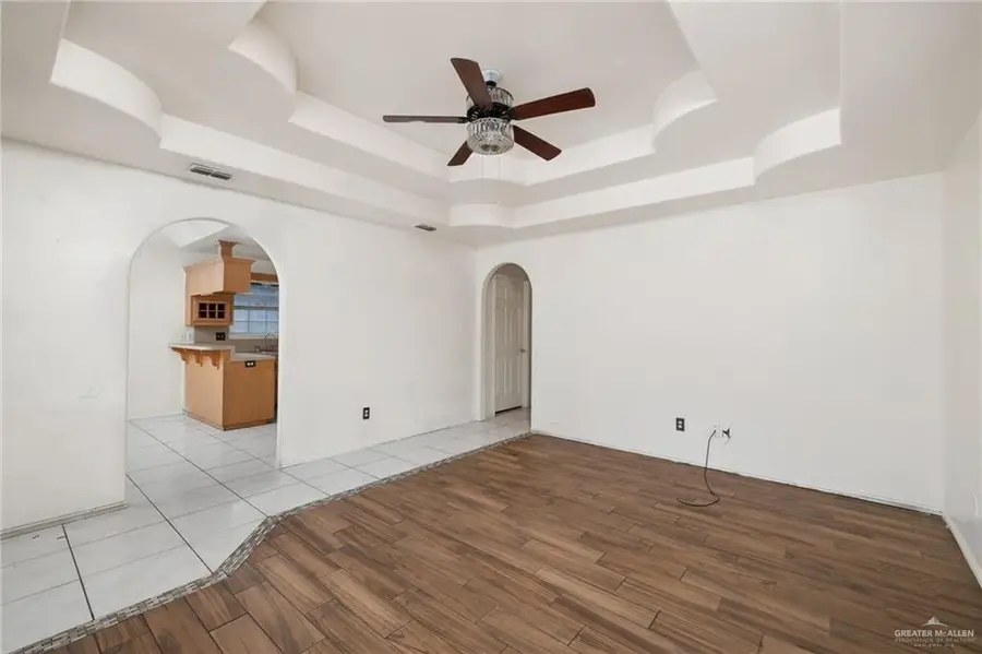 106 Ottumwa Street, Mission, TX 78572 - #3