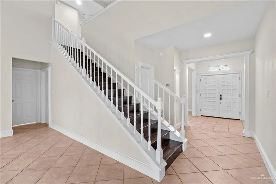 3501 Plazas Del Lago Drive, Edinburg, TX 78539 - #3