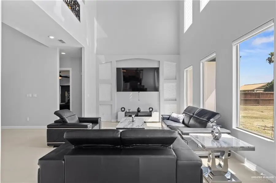 813 Sinatra Drive, Edinburg, TX 78542 - #3