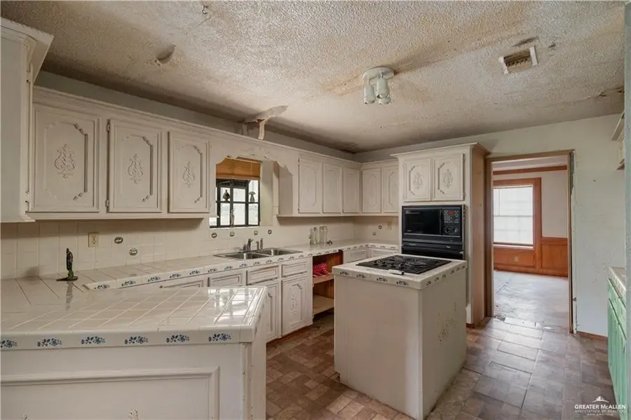 1425 W State Highway 107, McAllen, TX 78504 - #2