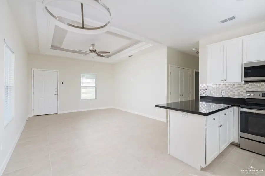1040 English Avenue, Edinburg, TX 78541 - #3