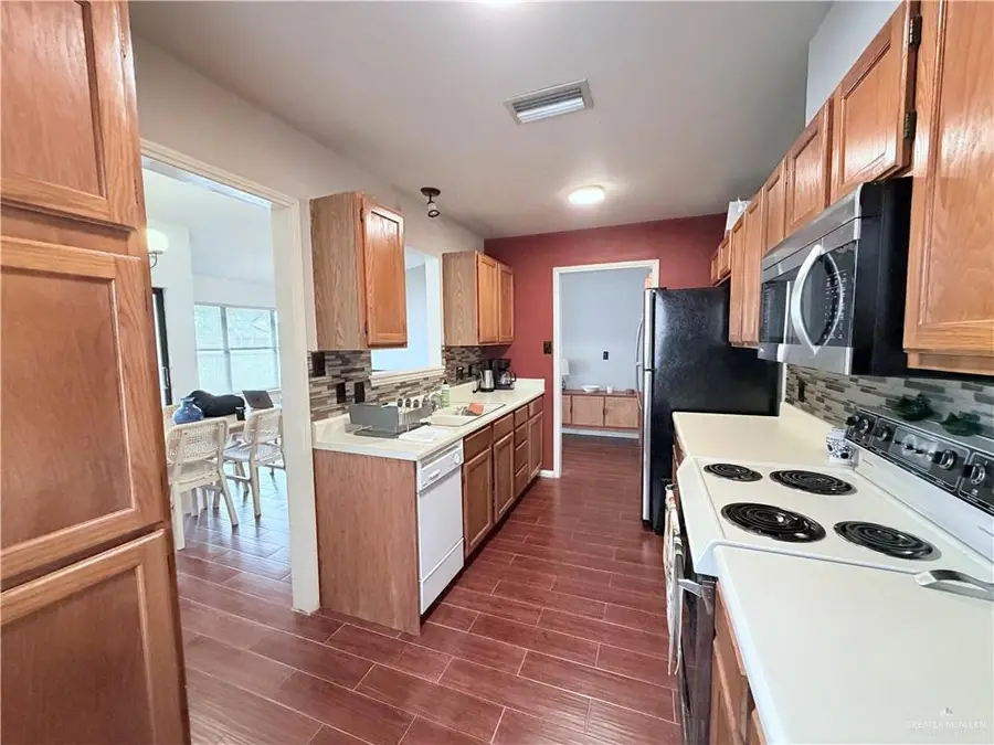 4113 Carnation Avenue, McAllen, TX 78501 - #3