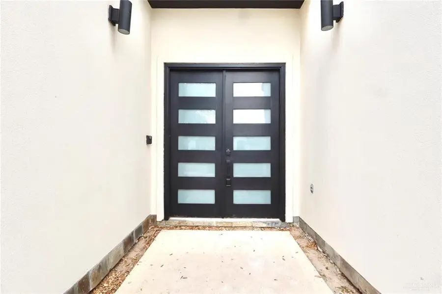 2435 E 7th Avenue, Mission, TX 78572 - #3