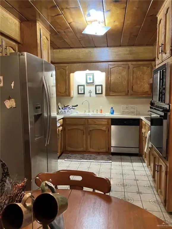 916 Country Club Drive, Mission, TX 78572 - #2