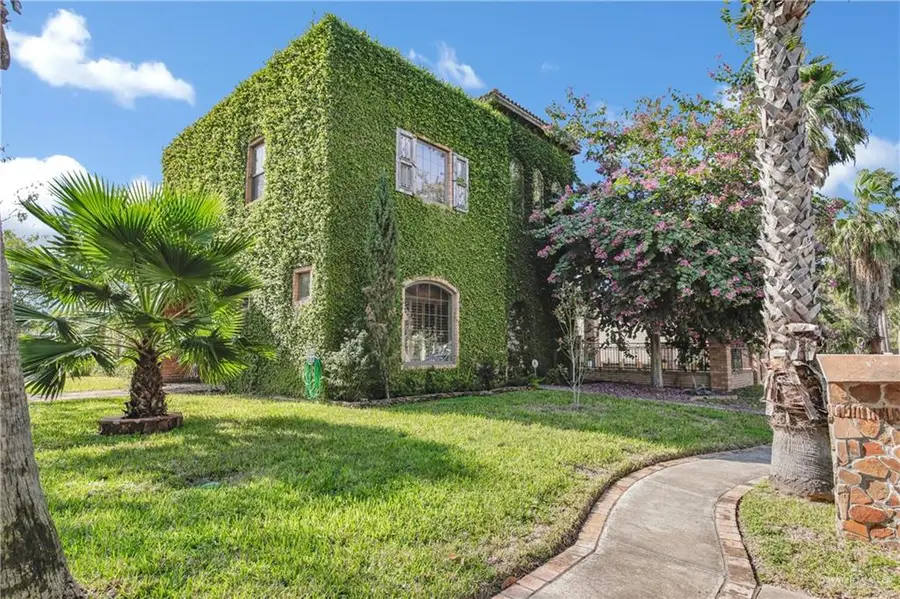 421 Cottonwood Avenue, McAllen, TX 78501 - #2