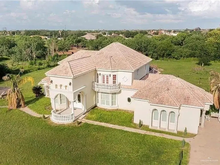 908-932 S Cesar Chavez Road S, Edinburg, TX 78542 - #2