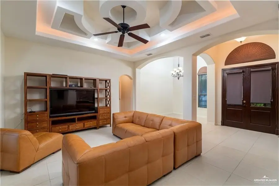 3210 S 5th Lane, McAllen, TX 78503 - #2