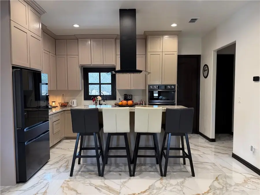 117 Park Lane E, Harlingen, TX 78552 - #2