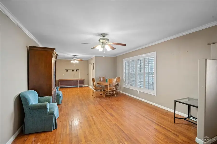 1421 S 10th Avenue, Edinburg, TX 78539 - #2