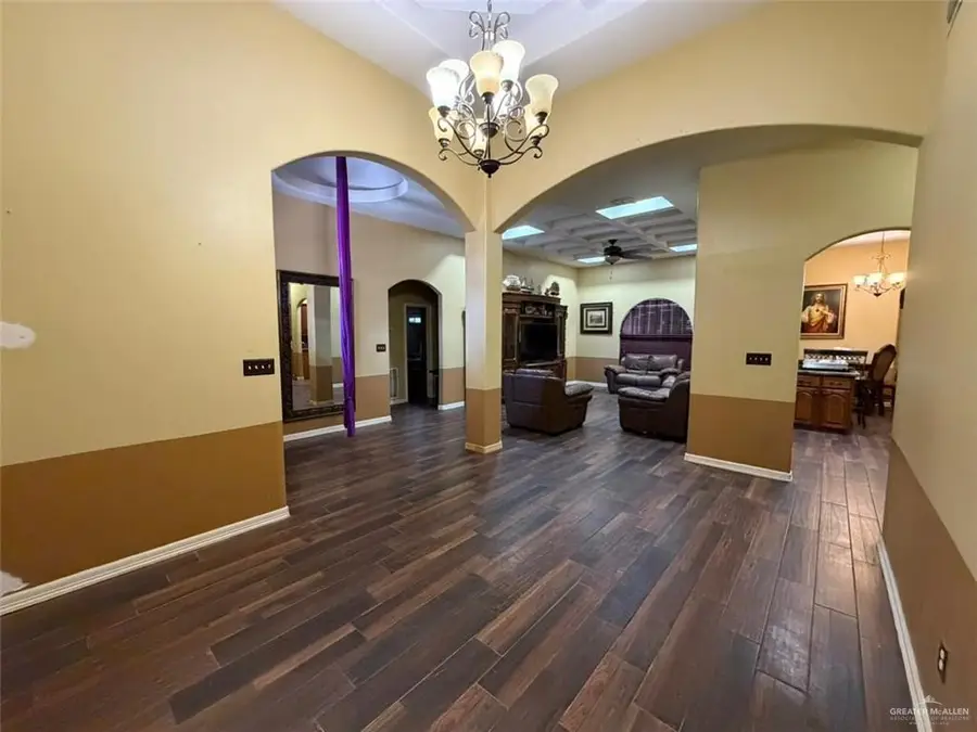 400 S Resplandor Street, Mission, TX 78572 - #2