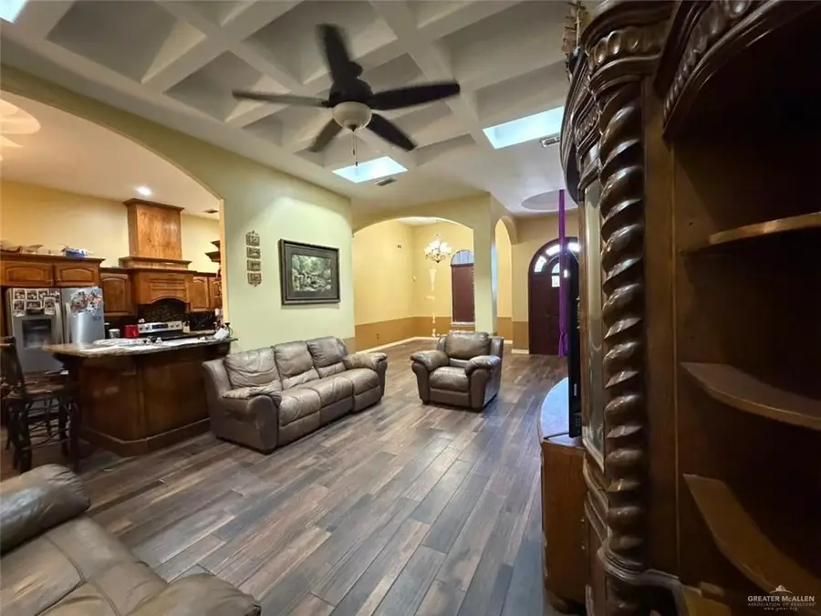 400 S Resplandor Street, Mission, TX 78572 - #3