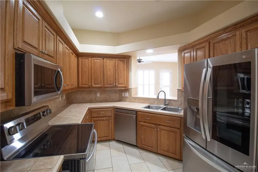 800 Sunset Drive #B15, McAllen, TX 78503 - #3