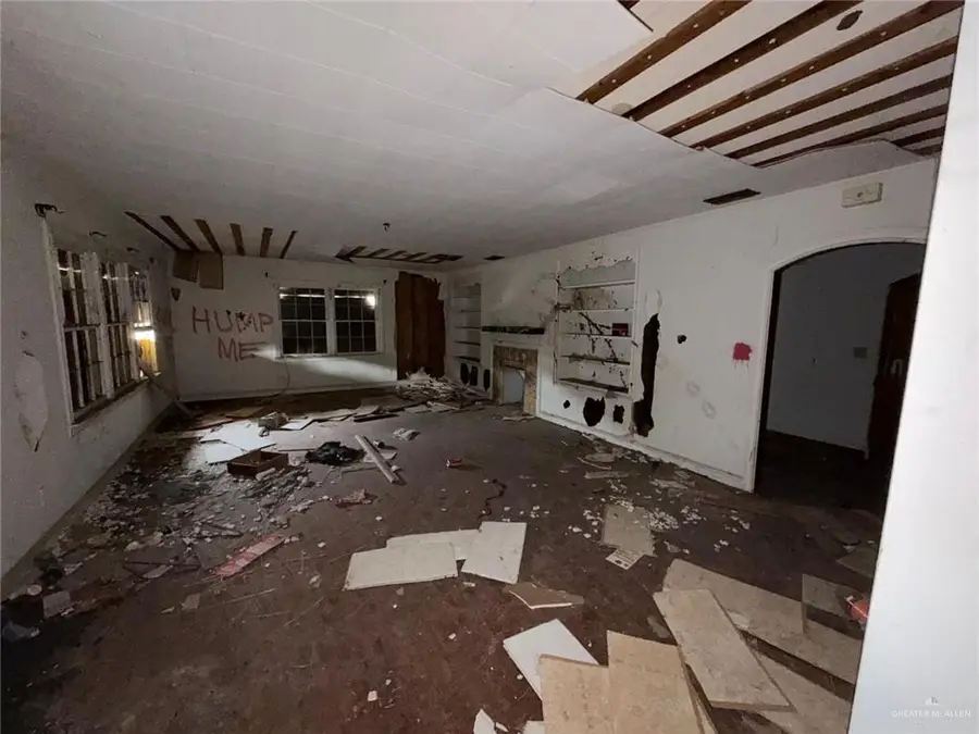 923 S 9th Avenue, Edinburg, TX 78539 - #3