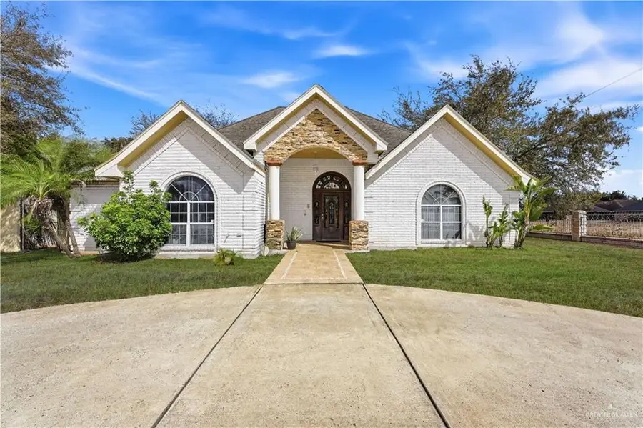 301 E Violet Avenue, McAllen, TX 78504 - #2