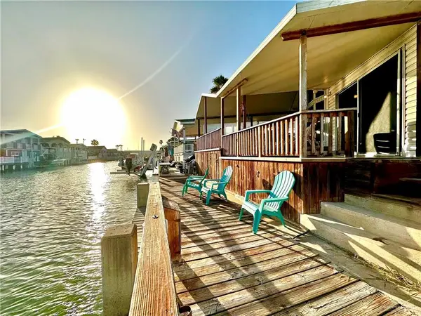 495 W Clam Circle, Port Isabel, TX 78578