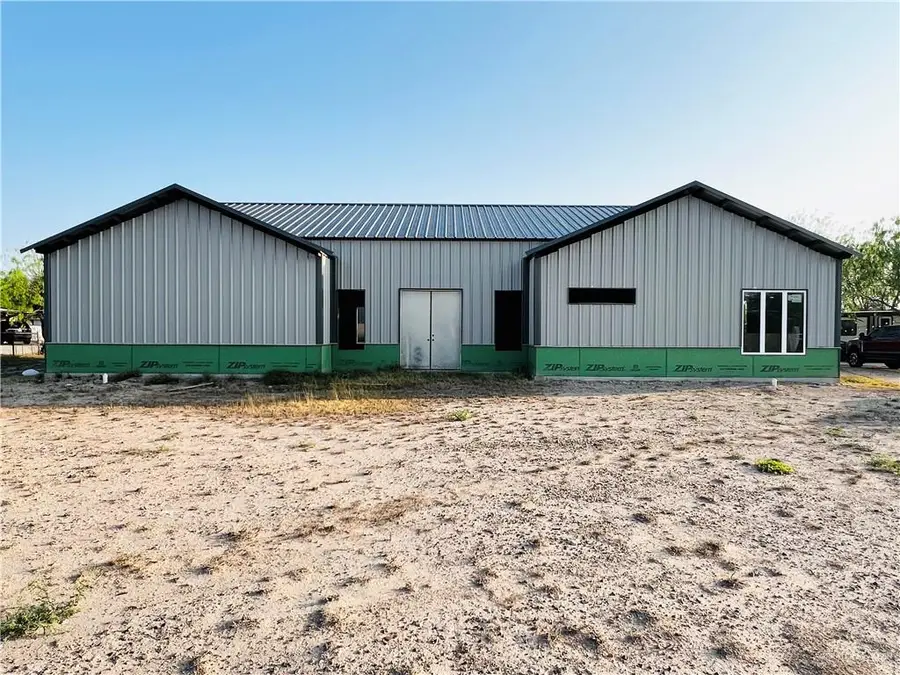 527 E 2nd Street, Sullivan City, TX 78595 - #2