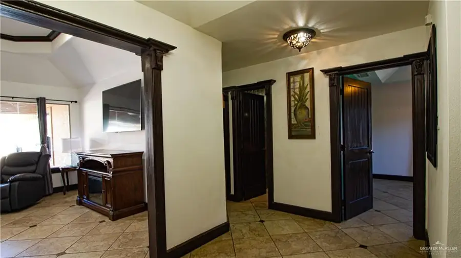 100 W Marigold Avenue, McAllen, TX 78501 - #3