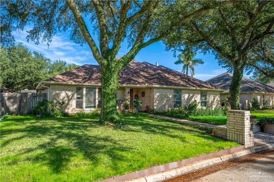 116 W Kerria Avenue, McAllen, TX 78501 - #2