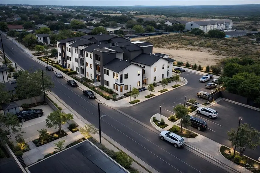 3502 S Urbahn Avenue, Laredo, TX 78046 - #2