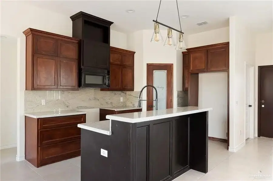 808 Whitewing Street, Alamo, TX 78516 - #3