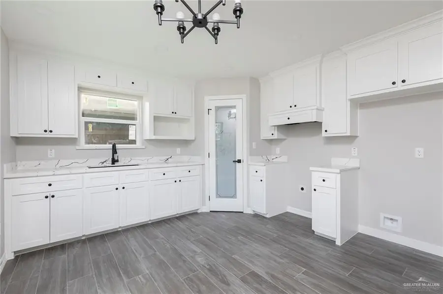 409 Hidalgo Street, Weslaco, TX 78596 - #2