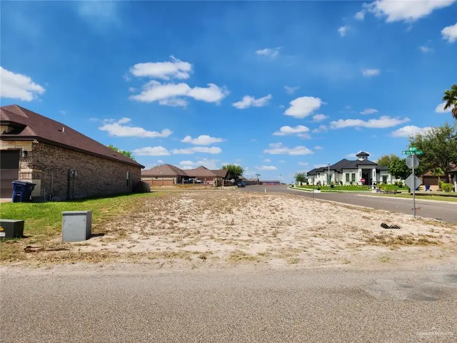 504 N Kika De La Garza Boulevard, La Joya, TX 78560 - #2