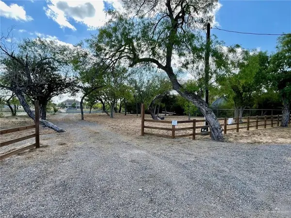 844 Lion Lake Drive, Progreso Lakes, TX 78596