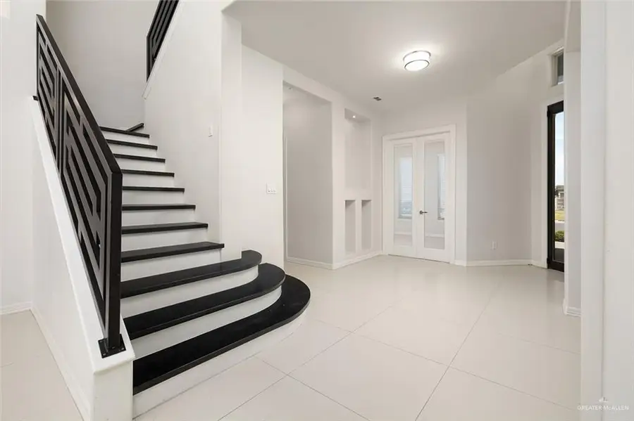 2306 W Holland Avenue, Edinburg, TX 78539 - #3