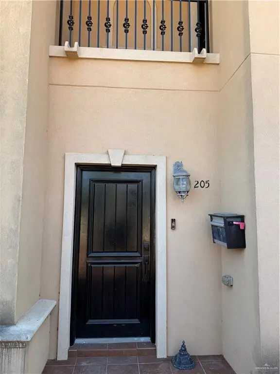205 Robin Avenue, McAllen, TX 78504 - #2