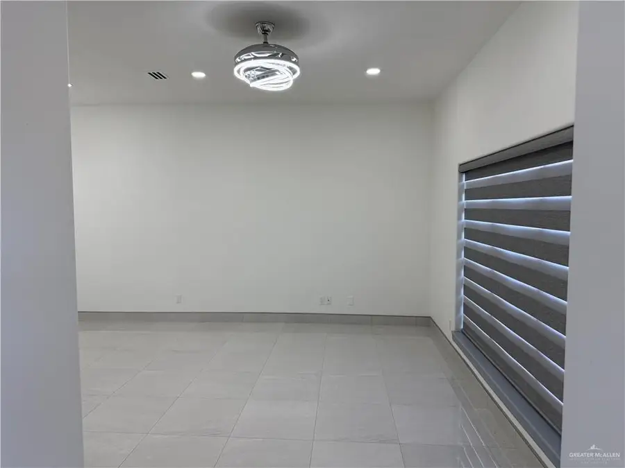 205 Robin Avenue, McAllen, TX 78504 - #3
