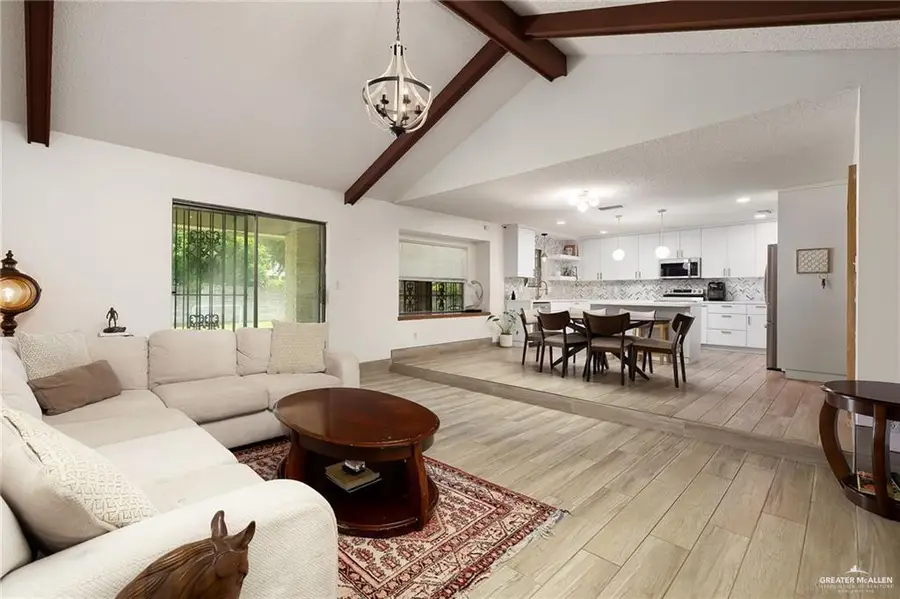 2101 W Jonquil Avenue, McAllen, TX 78501 - #3