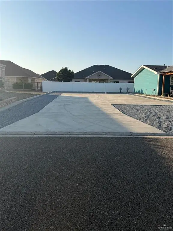 2106 E Bogey Drive, Mission, TX 78572