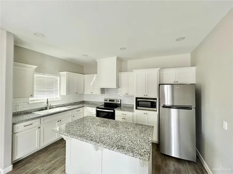 401 Bertha Avenue, Mission, TX 78572 - #2