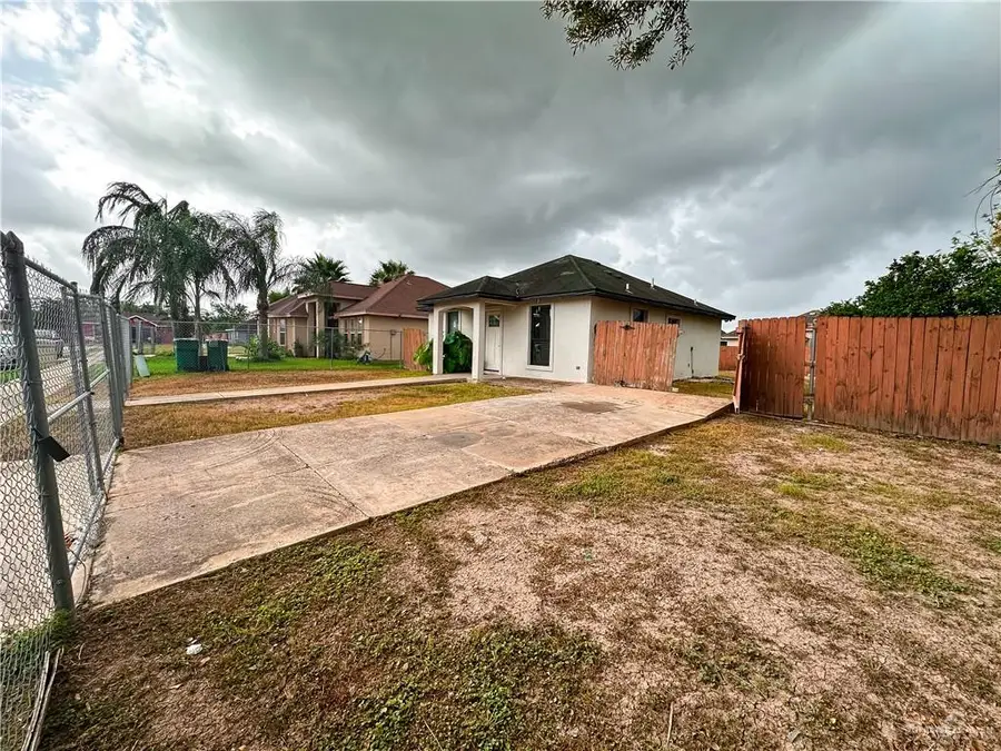 905 W Green Jay Avenue, Pharr, TX 78577 - #3