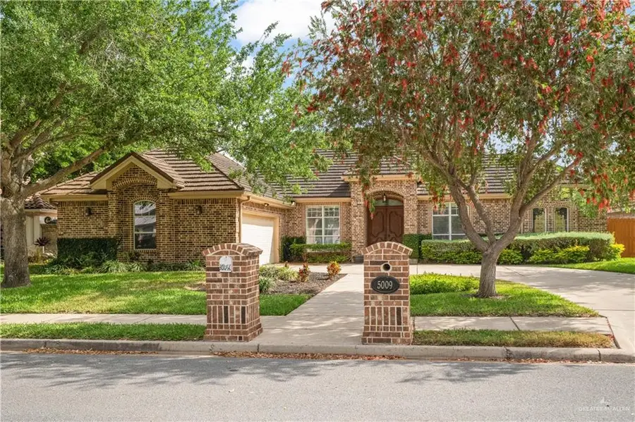 5009 Redwood Avenue, McAllen, TX 78501 - #2