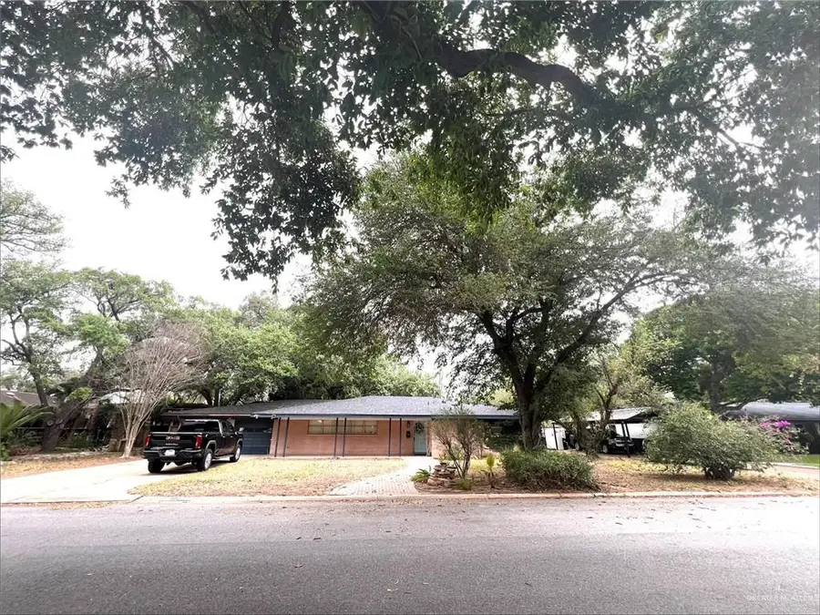 805 E Ithaca Avenue, McAllen, TX 78501 - #2