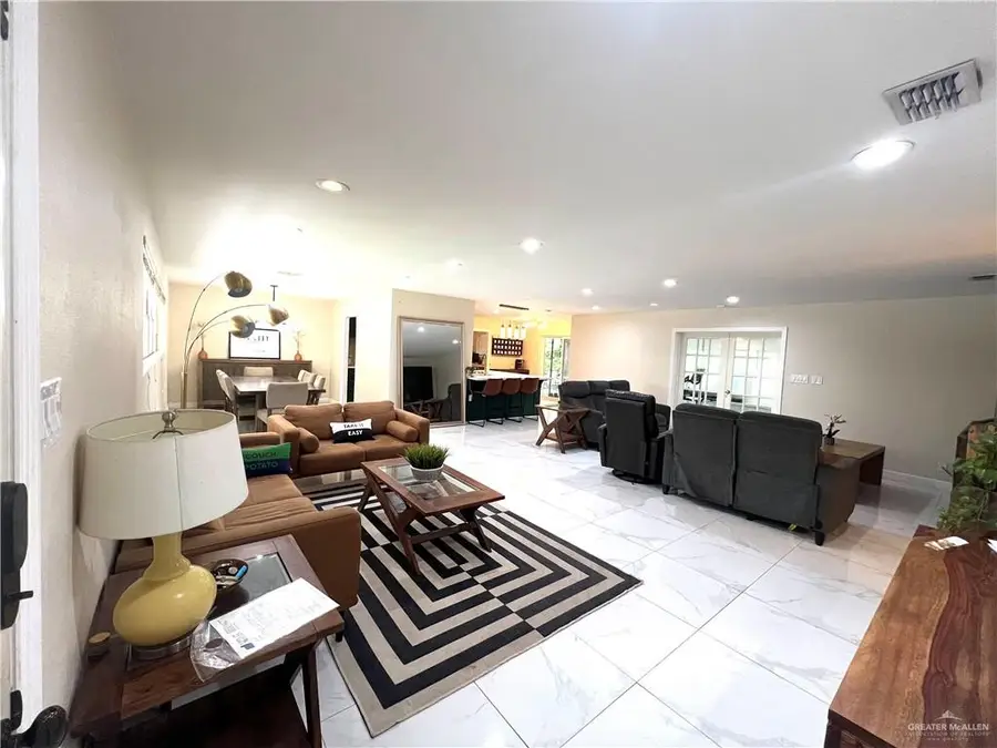 805 E Ithaca Avenue, McAllen, TX 78501 - #3