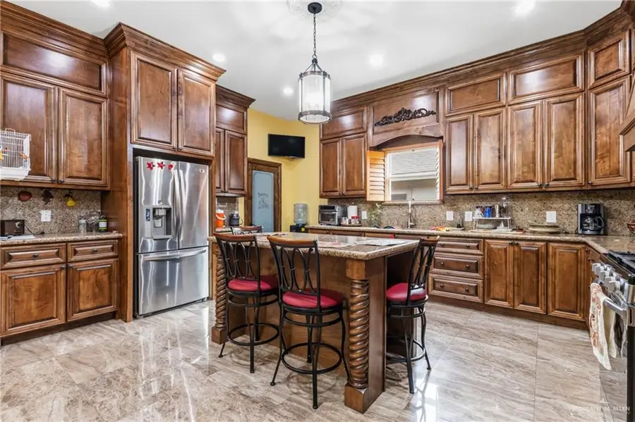 717 W 27th Street, Mission, TX 78574 - #3