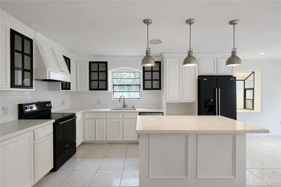 501 Larkspur Avenue, McAllen, TX 78501 - #2