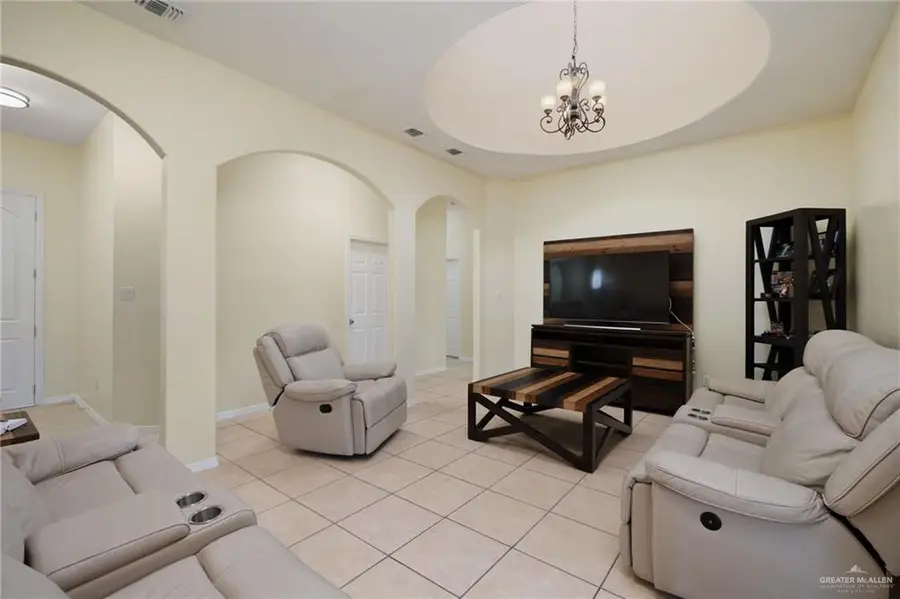 1021 W Esteban Avenue, Pharr, TX 78577 - #2