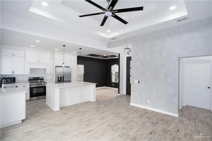 1215 E Mahl Street, Edinburg, TX 78539 - #3