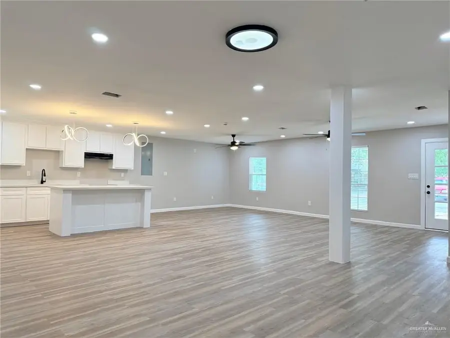 2833 Redwood Avenue, McAllen, TX 78501 - #2