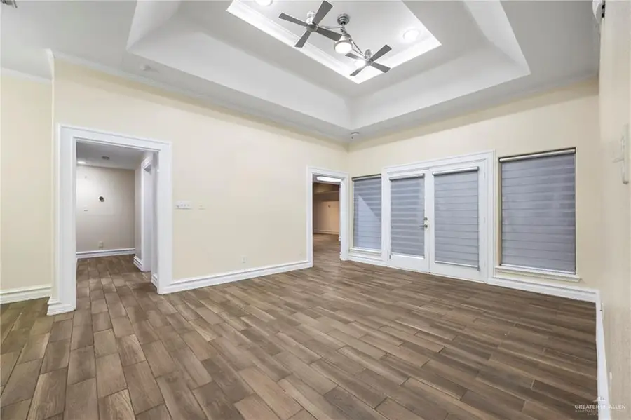 105 E Hawk Avenue, McAllen, TX 78504 - #3