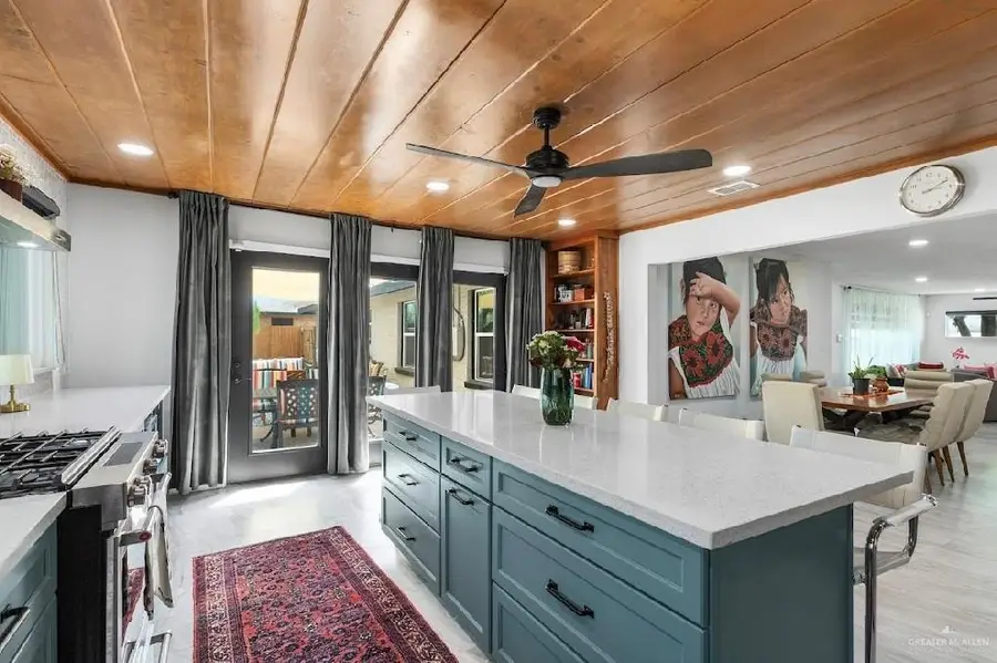 1214 S 13th Avenue, Edinburg, TX 78539 - #3