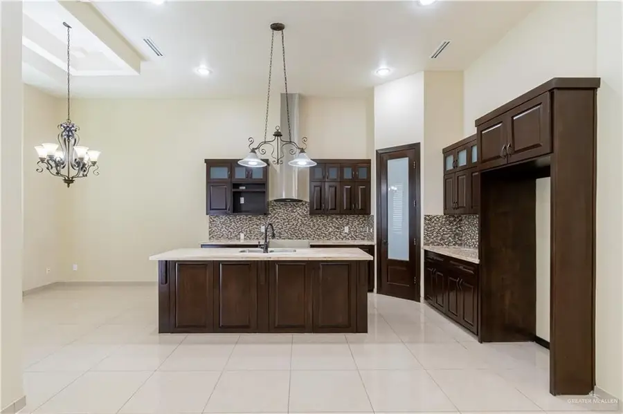 5000 Maple Avenue, McAllen, TX 78501 - #3